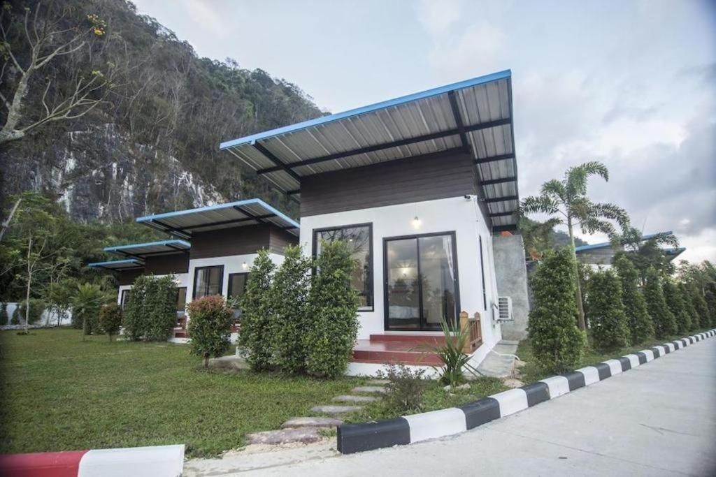 Phuphayot Resort Trang Eksteriør billede