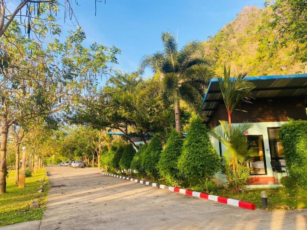 Phuphayot Resort Trang Eksteriør billede